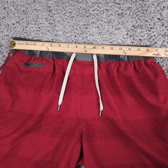 Vuori Shorts Mens Extra Large Red Striped Banks Unlined 7.5in Athletic Active - Picture 4 of 13